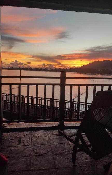 Kuala Teriang Cabin | the sunset view lagoon suite