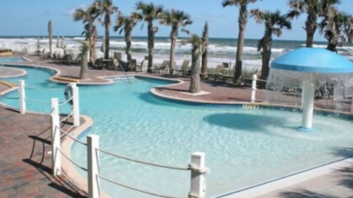 Volusia County Resort | The Sunshine @ The Cove on Ormond Beach