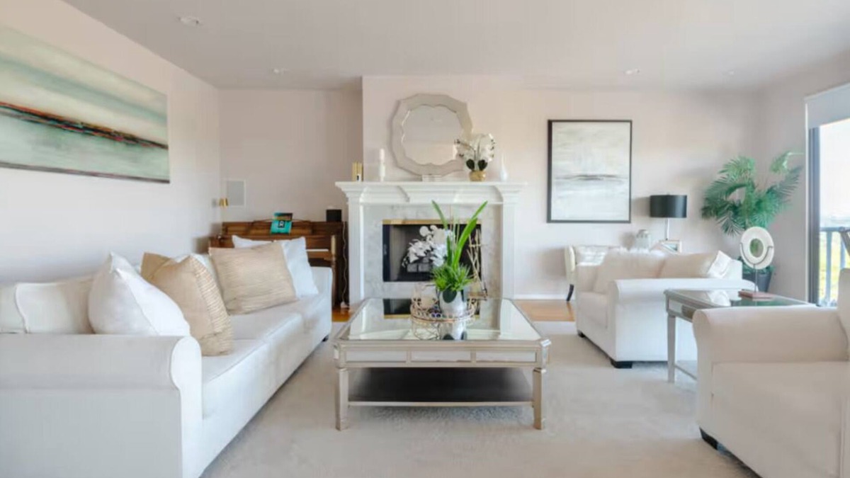 Sherman Oaks Villa | The Swan: A 3bd Spa Like Stay with Game Room, Views, and room for relaxing