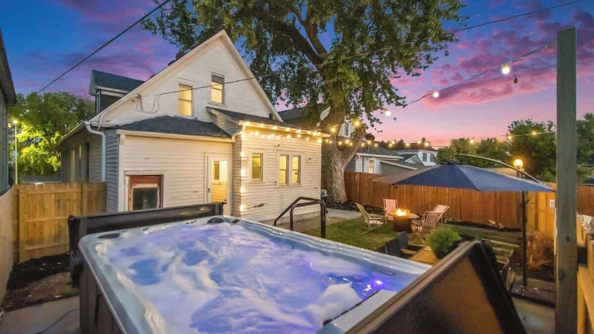 Southeast Omaha House | The Swim Spa Spot Near Downtown!