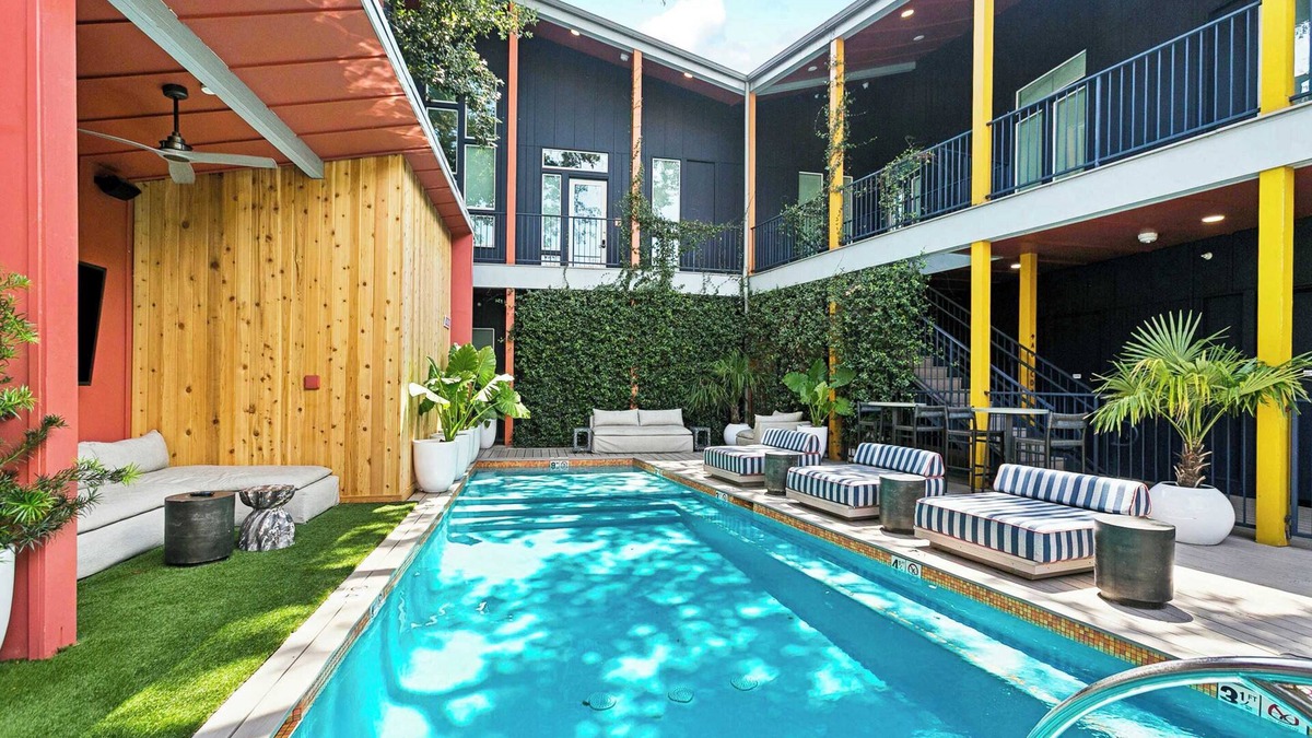 Faubourg Lafayette Hotel | The Syd | Swamp to City | Heated Pool & Oasis