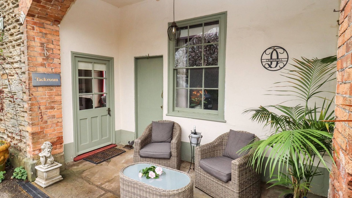 Lydney Cottage | THE TACK ROOM, pet friendly, character holiday cottage in Lydney