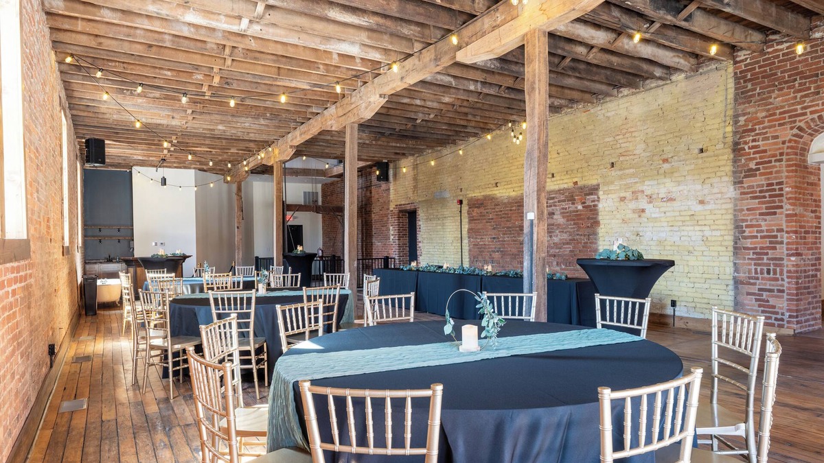 Versailles Hotel | The Tanglewood