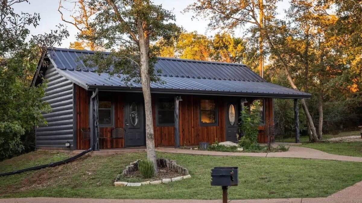 Waco Cabin | The Tasman at Nicole Creek Cabins