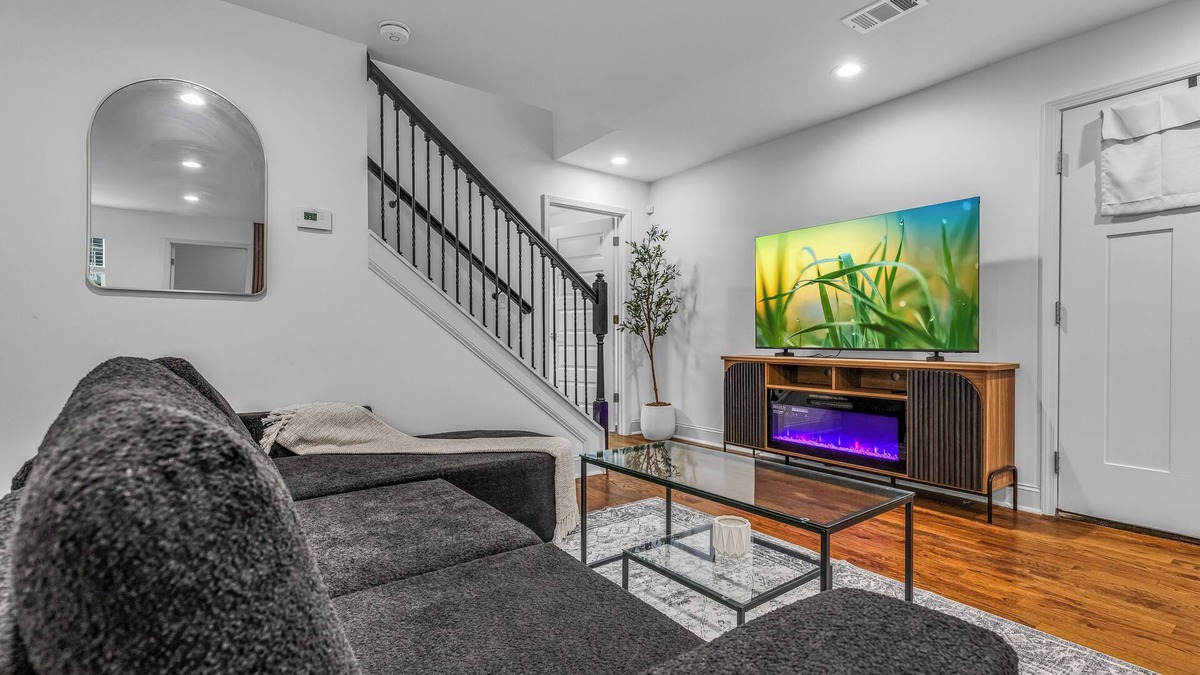 Atlanta House | The TEA-riffic INN near Downtown ATL!