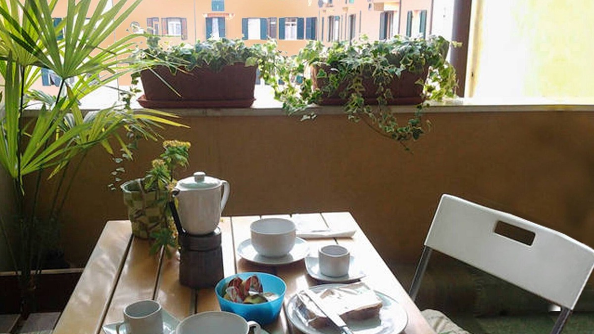 Verona City Centre Apartment | THE TERRACE ON THE COURTYARD In historic palace - University Area