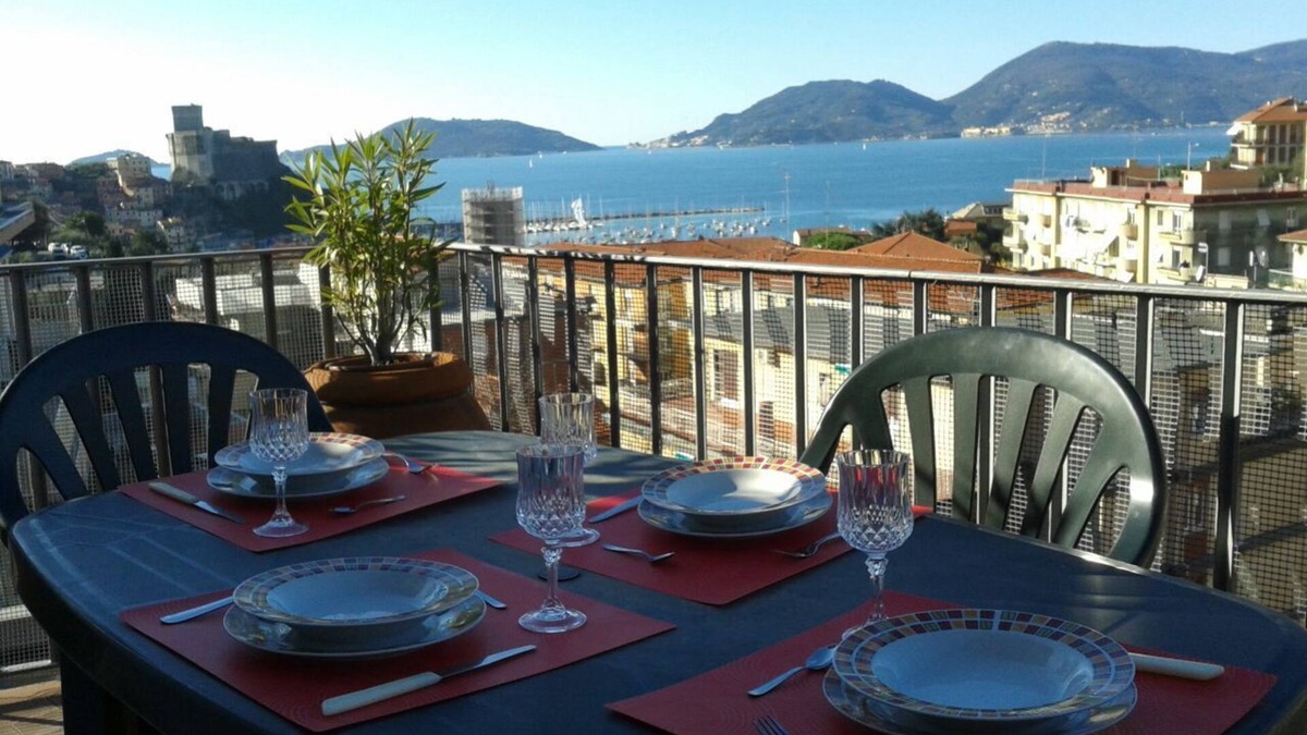 Lerici Apartment | The Terrace on the Gulf