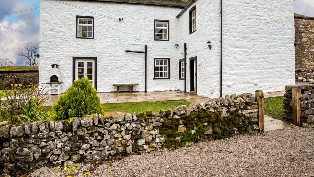 Coniston Cold Cottage | THE THACK, pet friendly, character holiday cottage in Gargrave