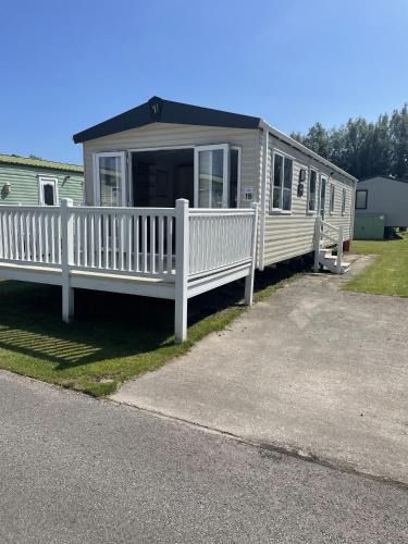 Lancaster House | The Thimble Static Holiday Home
