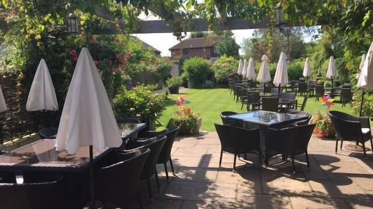 Stockbridge Hotel | The Three Cups Inn