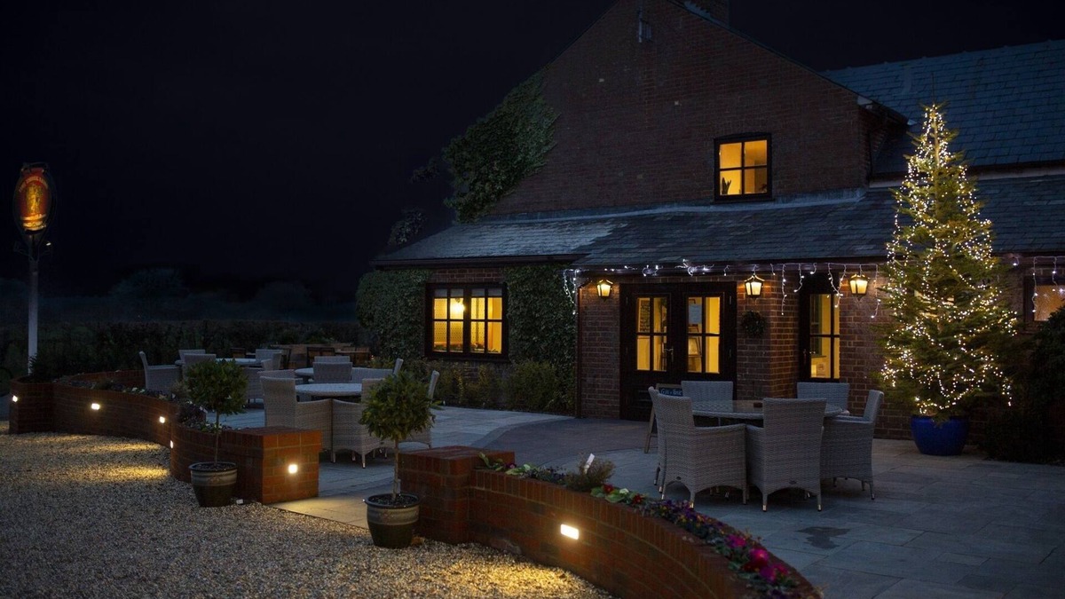 New Forest District Hotel | The Three Lions