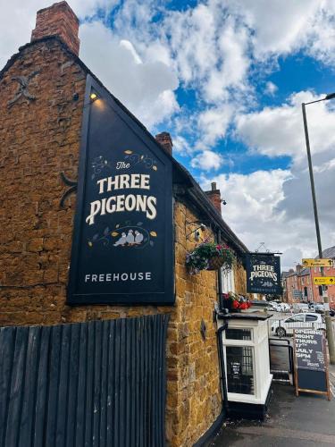 Banbury Hotel | The Three Pigeons