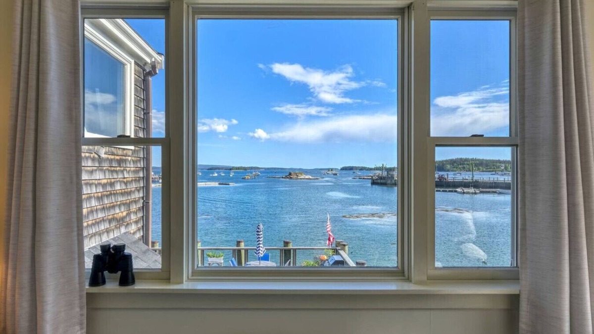 Stonington Hotel | The Timberwind - Inn on the Harbor