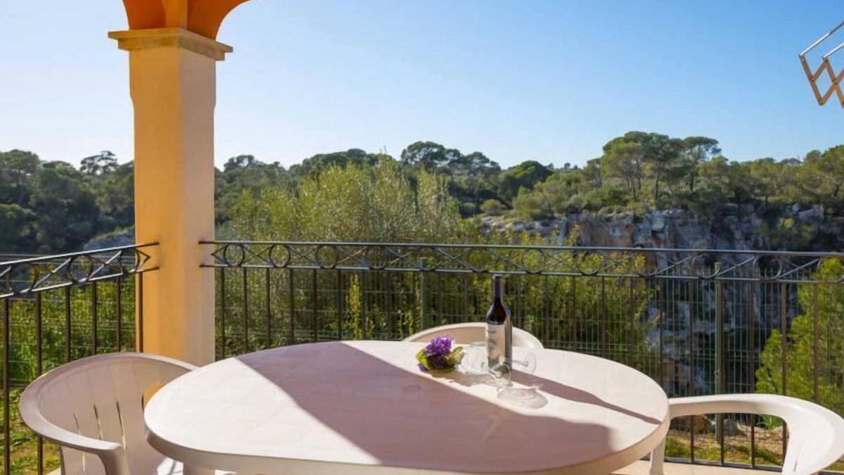 Cala Pi Apartment | THE TORRENT'S OBSERVER HOLIDAY HOME (CALA PI) Smart TV (Netflix) AirConditioner