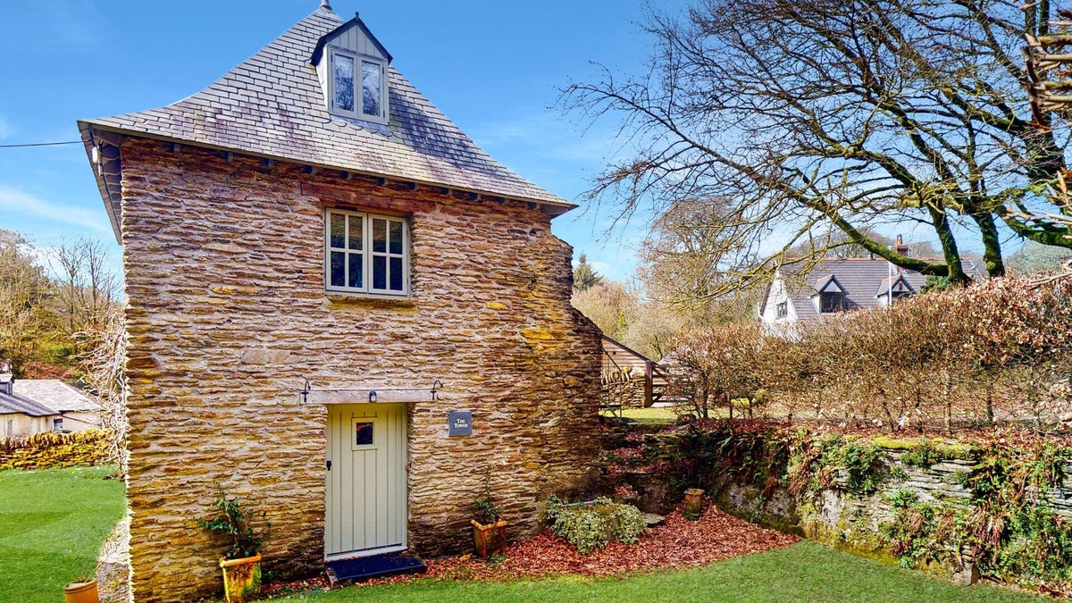Simonsbath Cottage | The Tower at Birch Cleave Barns
