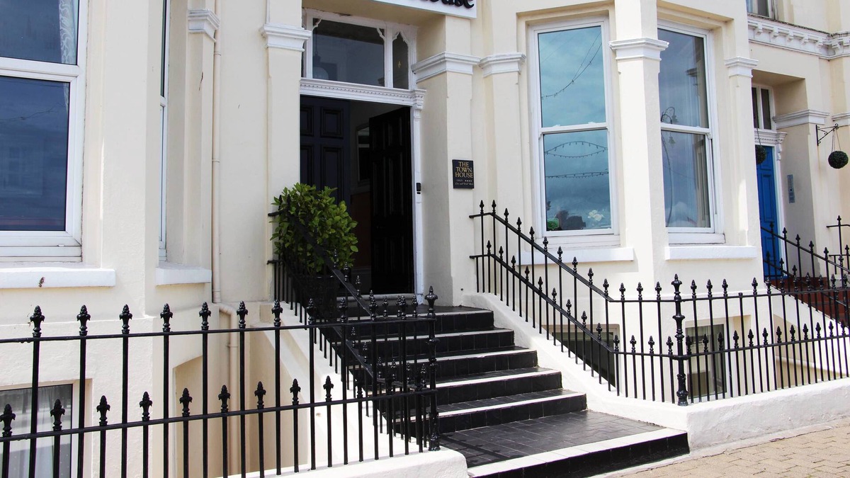 Douglas Hotel | The Town House