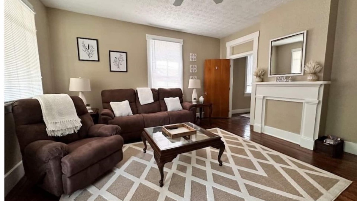 Dayton Apartment | The Townhouse #2