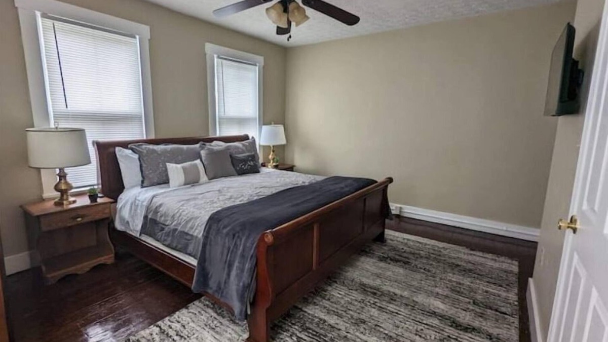 Dayton House | The Townhouse in Dayton- Close to UD