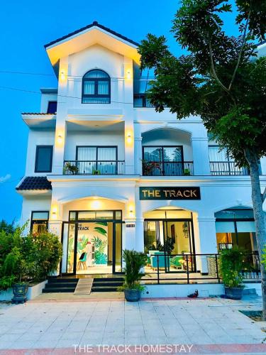 Cam Lam House | The Track Homestay - Near Bai Dai Beach
