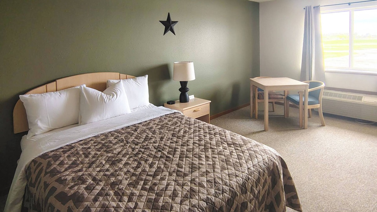 Stanton Hotel | The Trail Inn - Stanton IA - Halland Ave