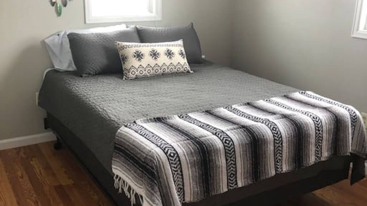 Cheyenne Apartment | The Tribe Space- Country, but close