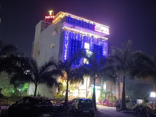Indore Hotel | The Tripti Hotel & Banquets