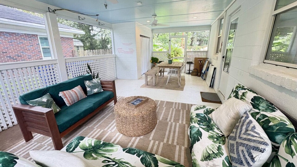 West Ashley House | The Tropic - Large Jungly Oasis, Great for Groups