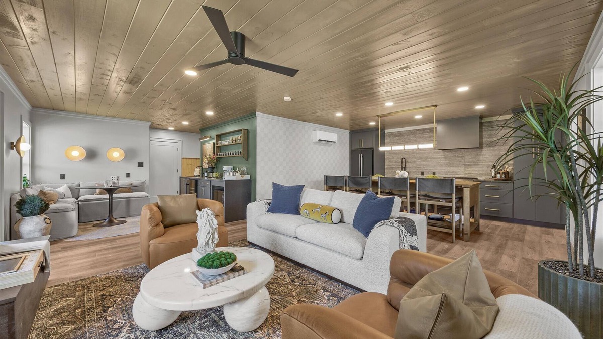 Tellico Plains House | The Trout House, Mountain Retreat | Tellico Plains – Stylish 2BR/2BA Escape for 6 by Design Center D