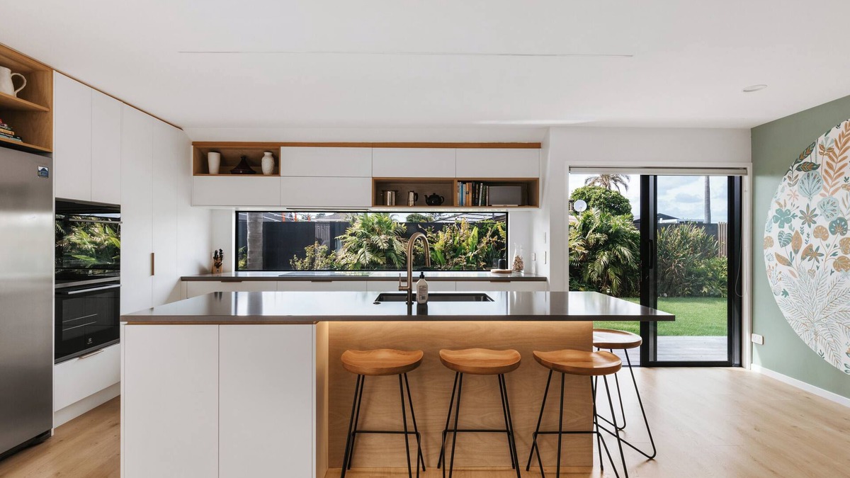 Mount Maunganui House | The Tui Tropics ~ Mount Maunganui - Beyonder Holiday Homes