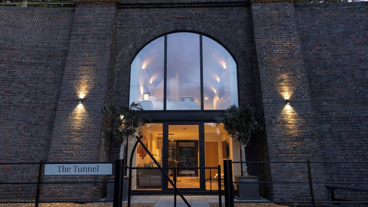 Middleton Cheney Cottage | The Tunnel at Bridge Lake Farm and Fishery