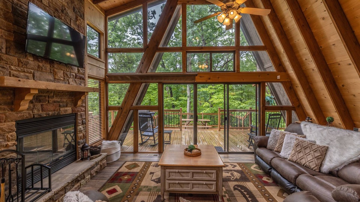 Wright City Ski Chalet | The Turrach Cottage by Innsbrook Vacations!