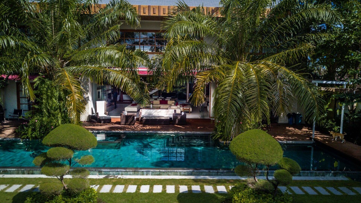 Umalas Villa | The Ultimate 5 Star Holiday Villa next to Berawa Beach, Fully Staffed, Bali Villa 2109