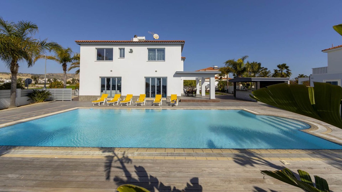 Oroklini Villa | The Ultimate Guide to Renting Your Luxury 4 Bedroom Villa with Private Pool, Larnaca Villa 1398