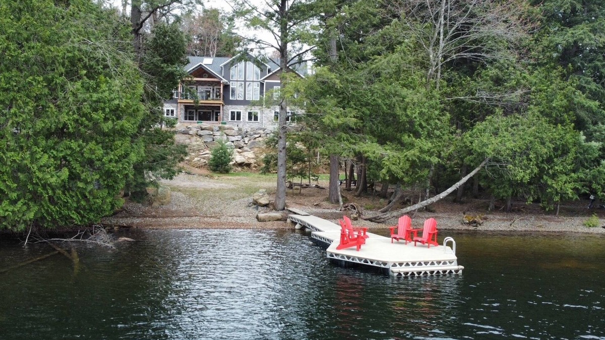 Dysart et al House | The Ultimate Multifamily Cottage Retreat - Privacy and lots of space