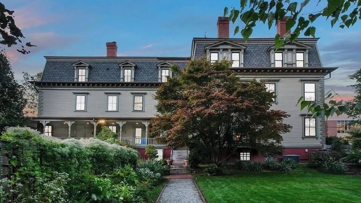 College Hill Apartment | The Underwood-Hale House