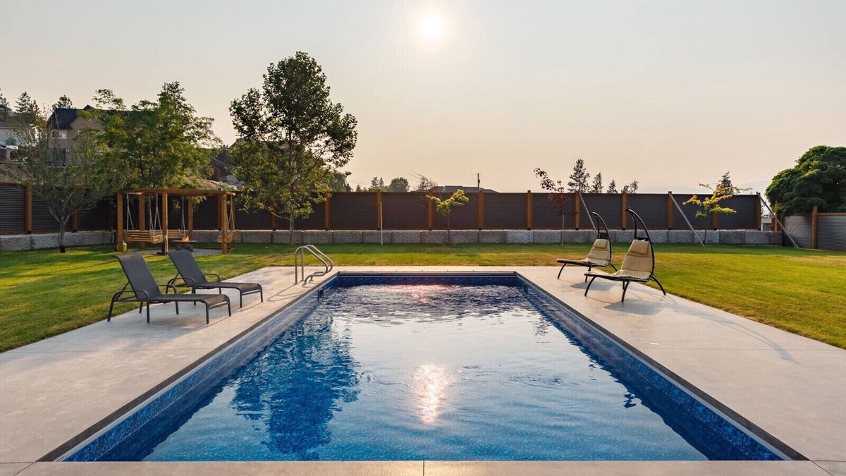 Southwest Mission House | The Upper Mission Estate with private pool & backyard