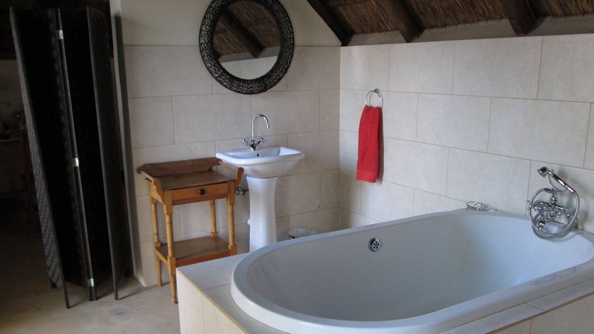 Modimolle Cottage | The Upper Room inside Koro Creek Golf Estate