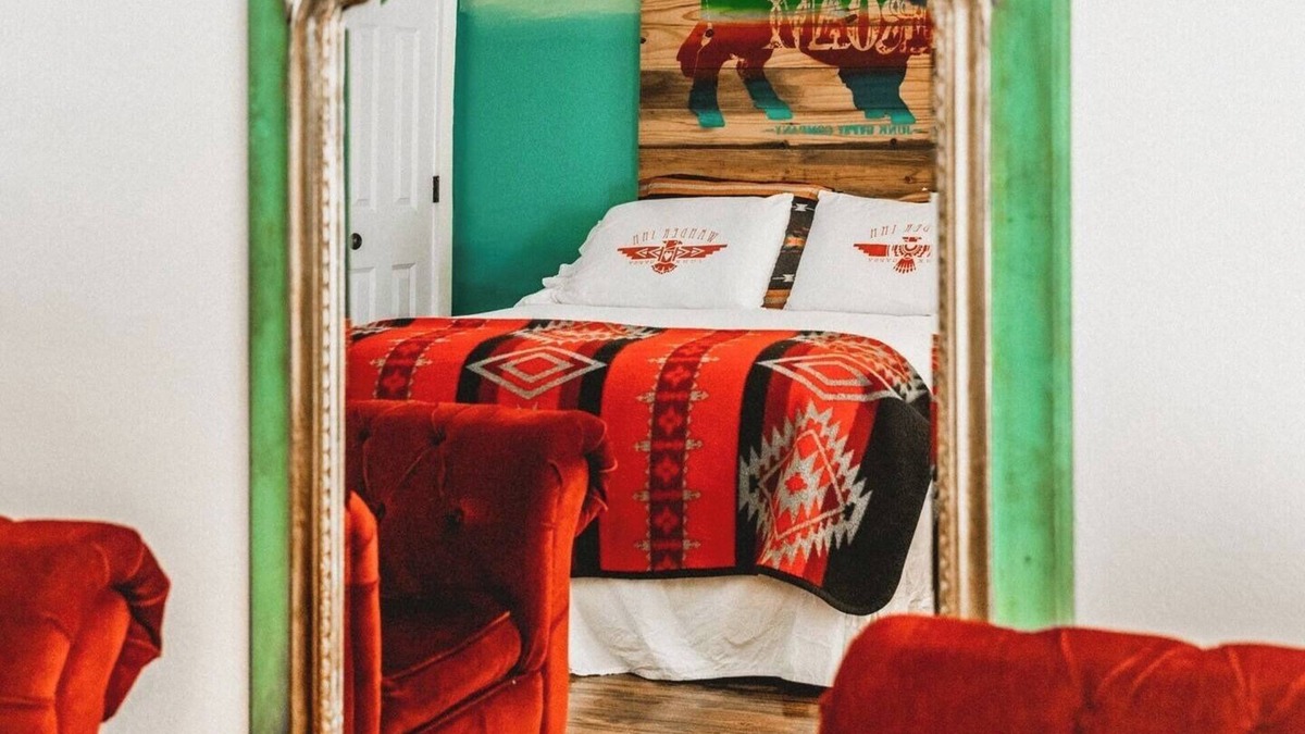 Round Top Bed & Breakfast | The Vagabond Room - Wander Inn