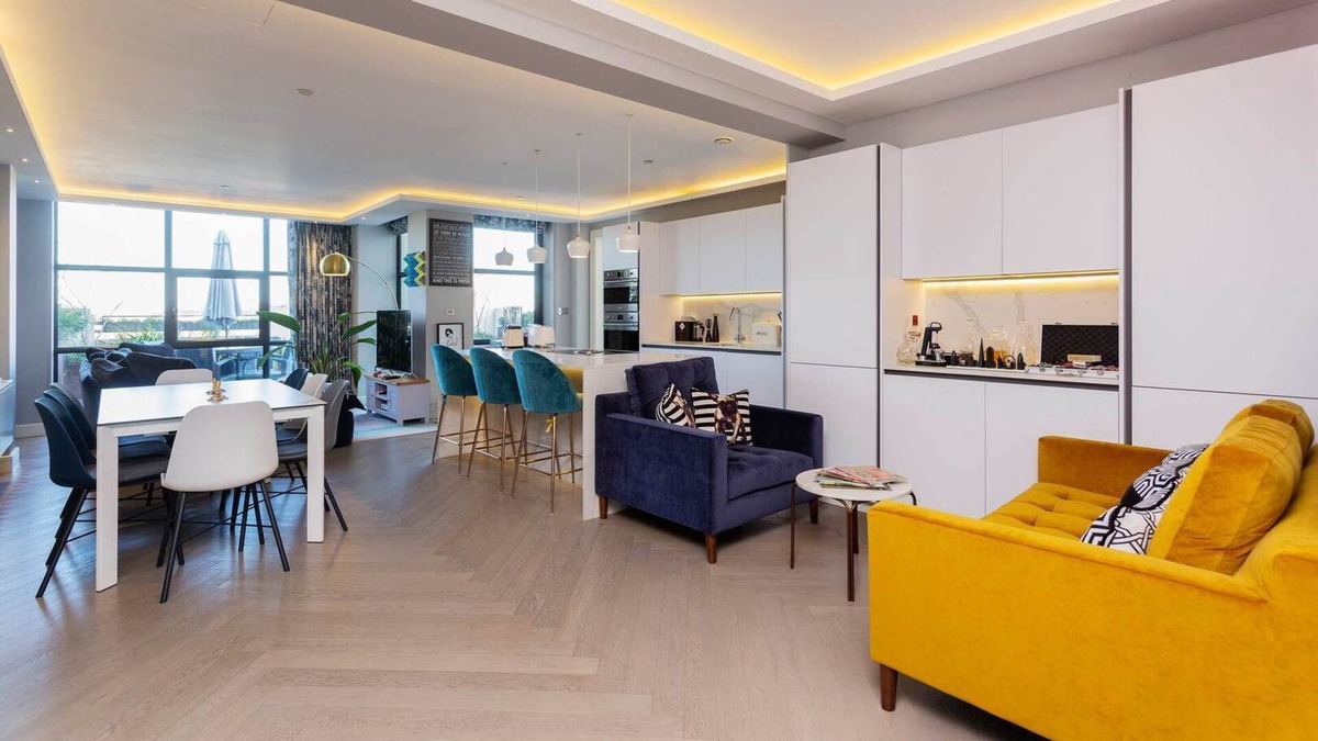 Southfield Apartment | The Vantage Point, by Veeve