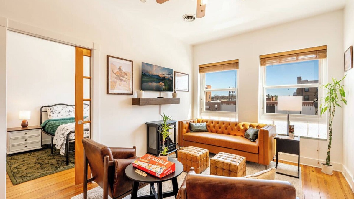 Sheridan Apartment | The Vaquero: King Bed + Downtown View Charm