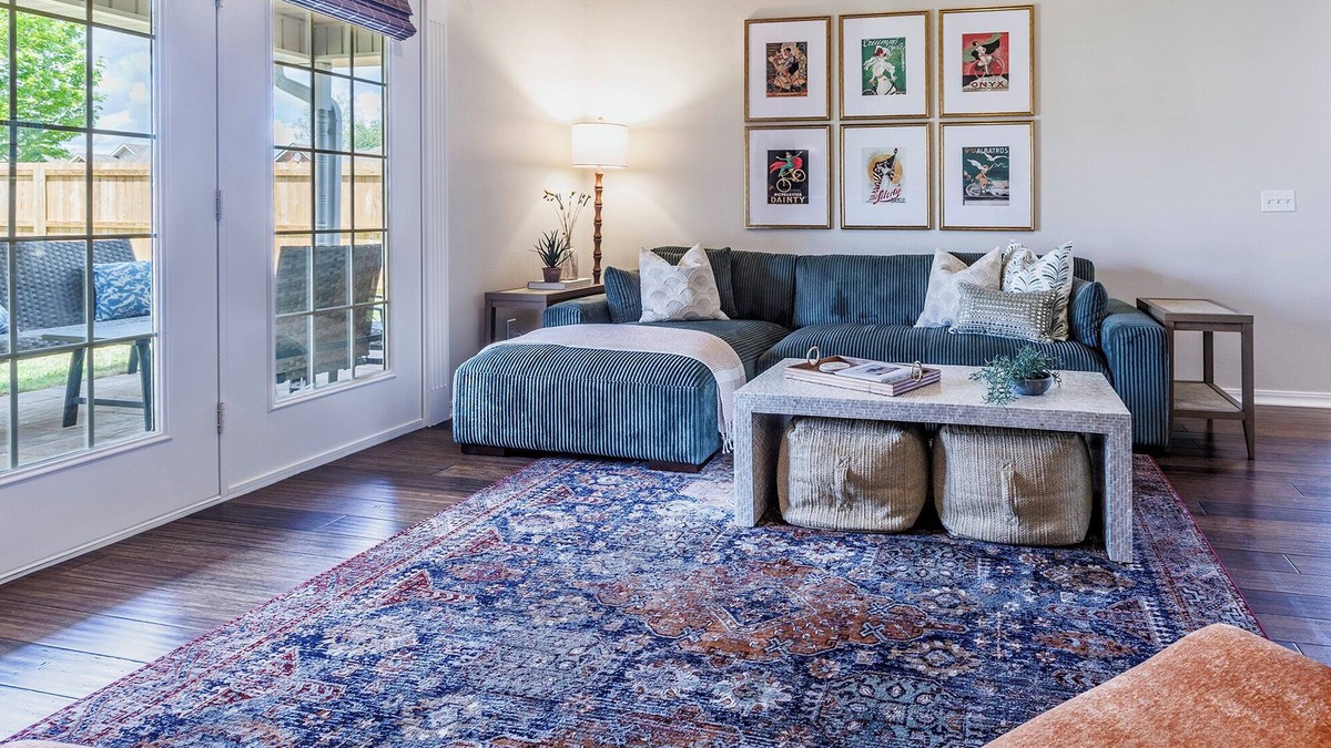 Bentonville House | The Velvet Spoke - Perfect for Groups and Families - Pet Friendly - Sleeps 10