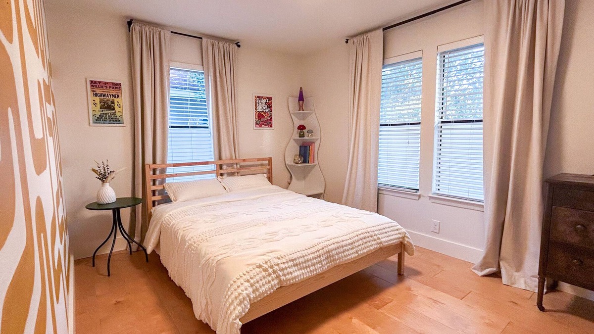 Blackshear-Prospect Hill House | The Vibe Yard - 3BR House + Yard