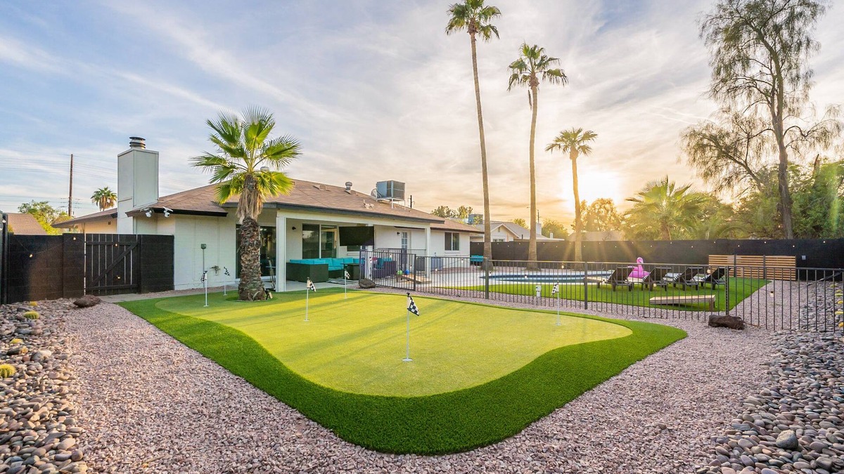 Dobson Ranch House | THE VIBEHOUSE - HEATED SALTWATER POOL!