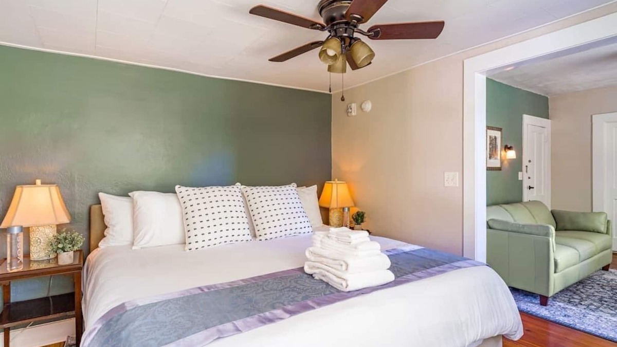 Mount Dora Hotel | The Victoria Rose - Estate at Mt Dora