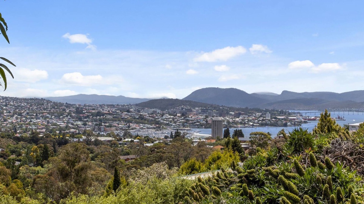 Sandy Bay Apartment | The View 2 bed unit with stunning Hobart outlook