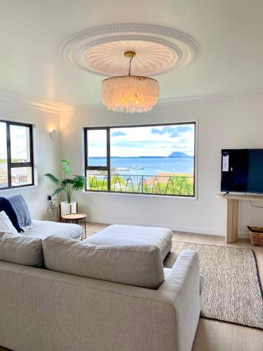 Omokoroa House | The Views - Omokoroa