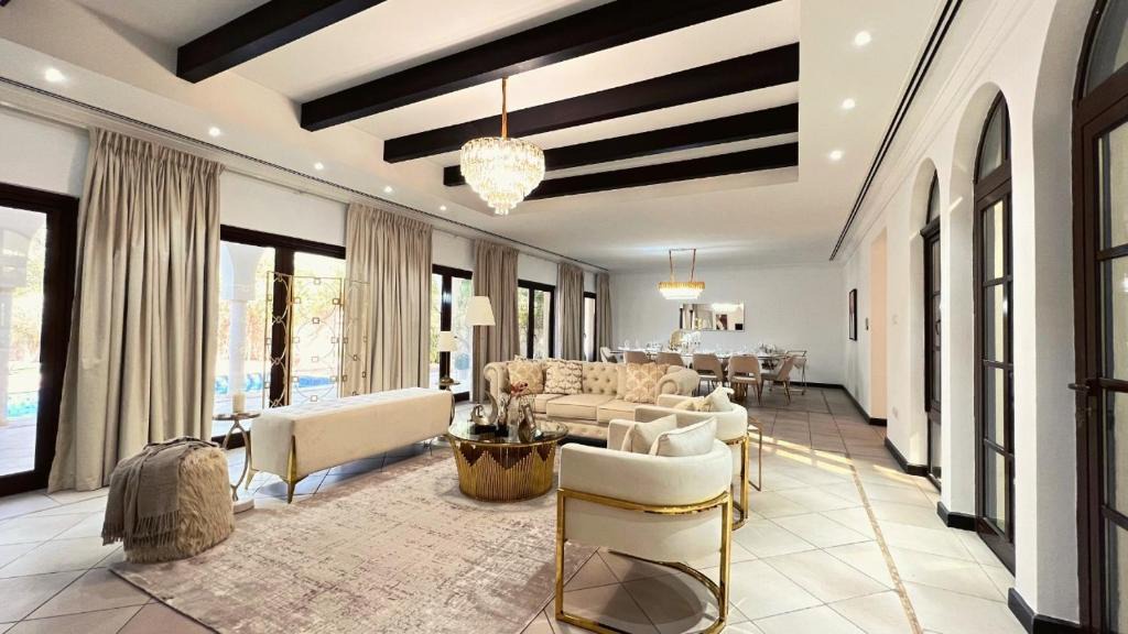 Dubai House | The Villa