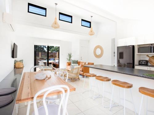 Culburra Beach House | The Villa at Culburra I Pet Friendly I 4 Mins Walk to Beach