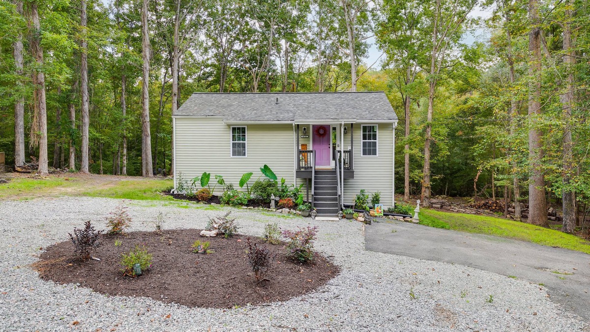 North Chesterfield House | The Villa On Falling Creek.
