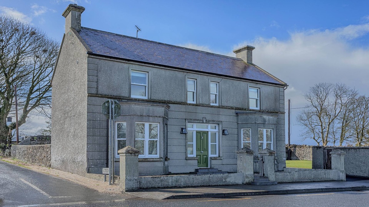 Crosswell House | The Village HousenRestored 4-BR 1850 Irish Galway Cottage Near Wild Atlantic Way